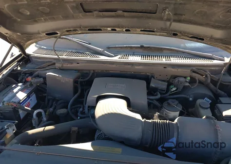 1998 Ford Expedition Eddie Bauer/Xlt z USA, uszkodzony, nr VIN 1FMPU18L2WLB70290